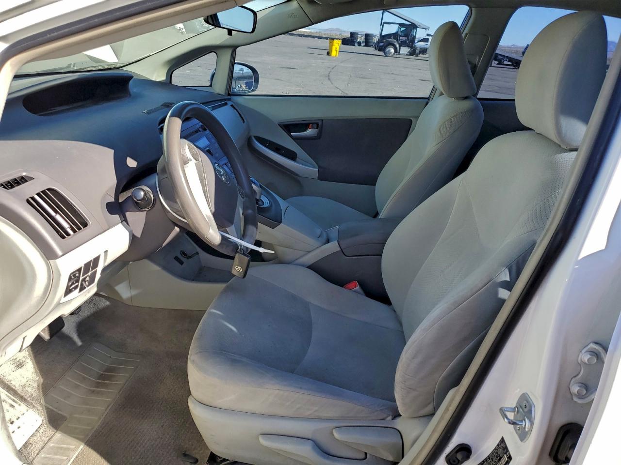 2010 TOYOTA PRIUS photo 7