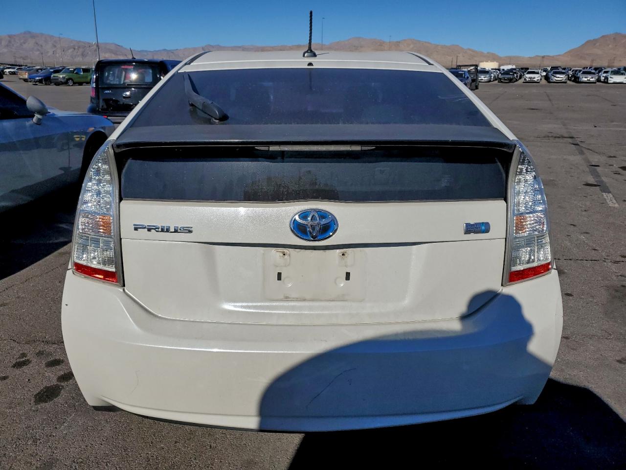 2010 TOYOTA PRIUS photo 6