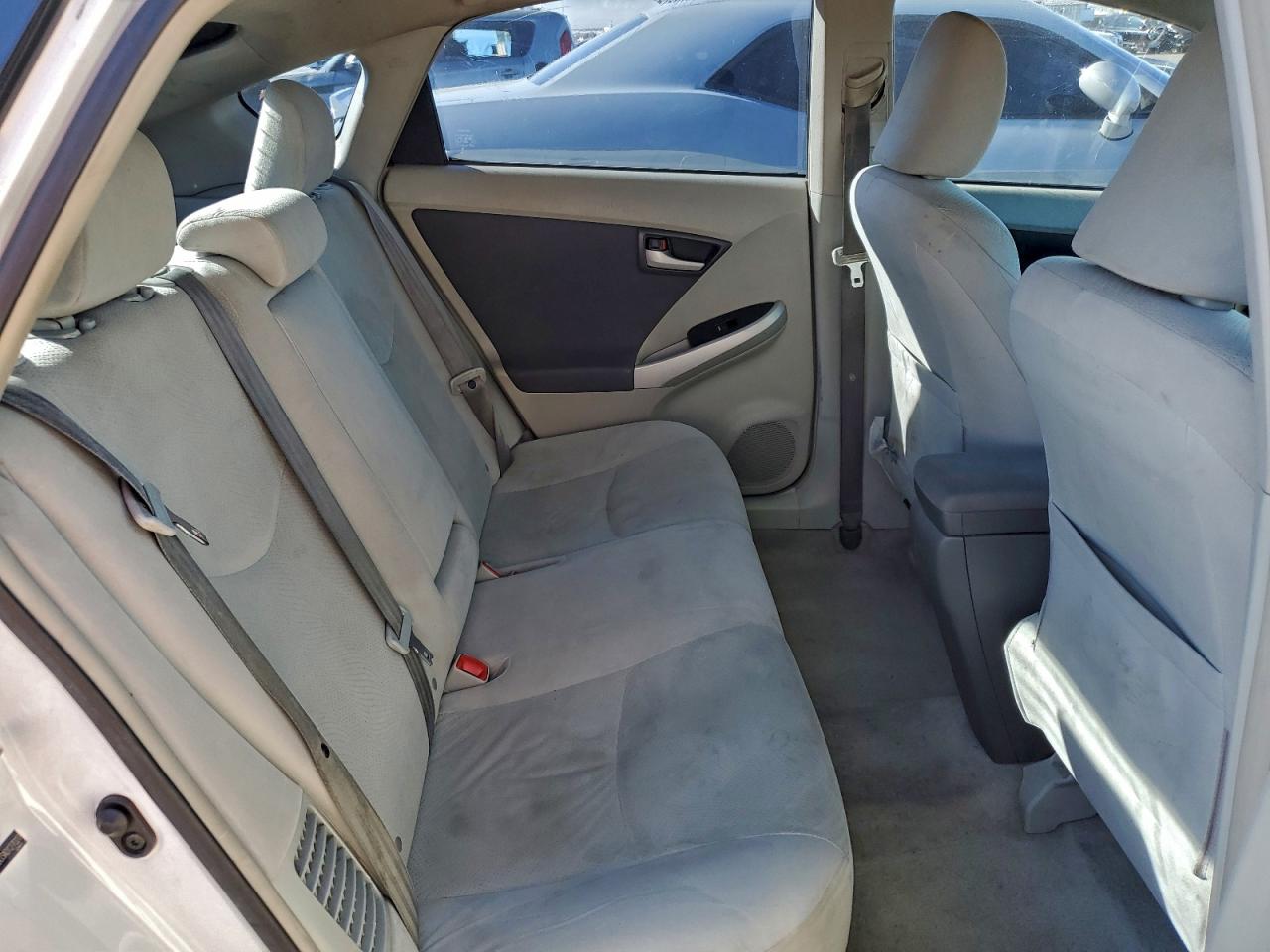 2010 TOYOTA PRIUS photo 10