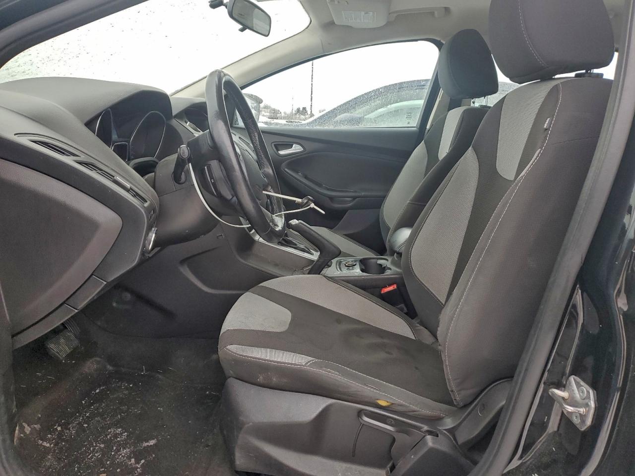 2014 FORD FOCUS SE photo 7