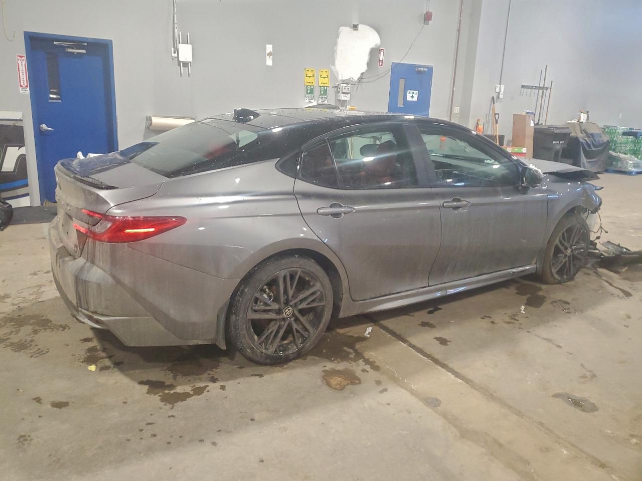 2025 TOYOTA CAMRY XSE photo 3