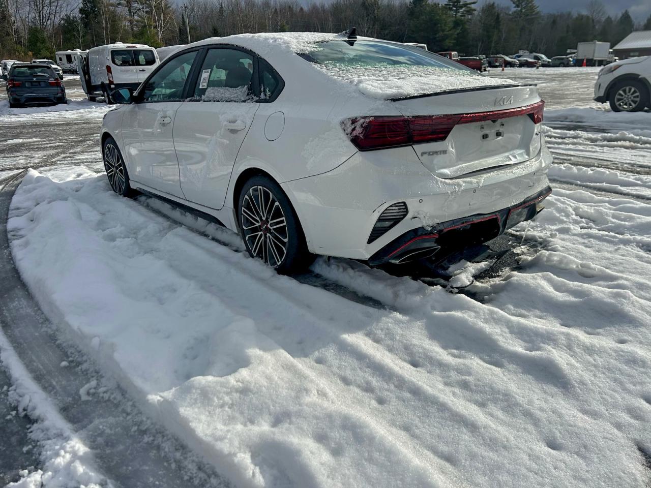 2023 KIA FORTE GT photo 3