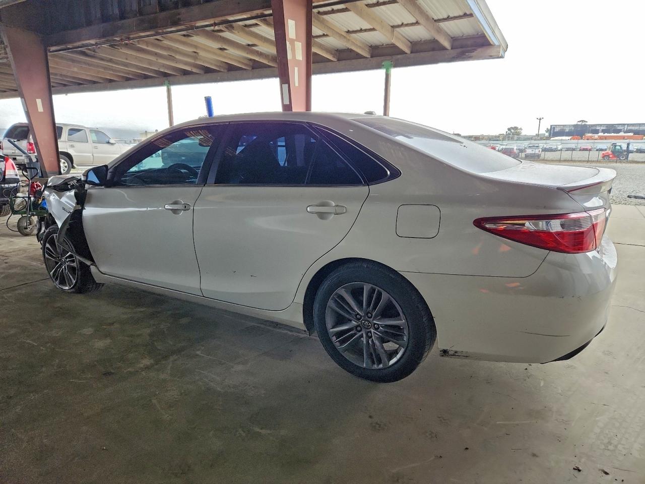 2015 TOYOTA CAMRY HYBRID photo 3