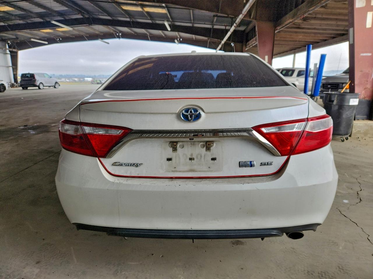 2015 TOYOTA CAMRY HYBRID photo 11