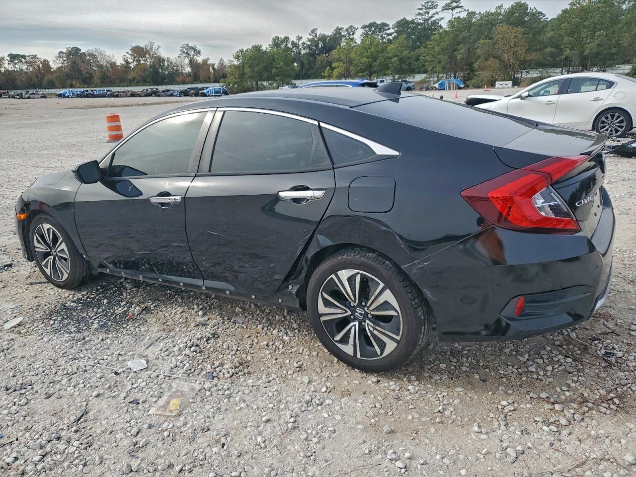 2017 HONDA CIVIC EX photo 2