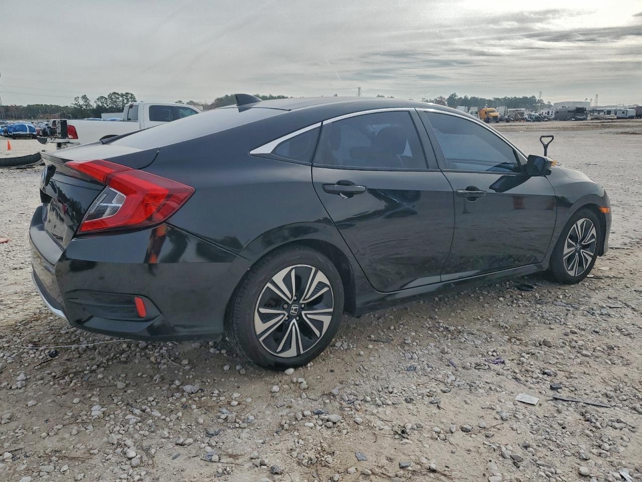 2017 HONDA CIVIC EX photo 3