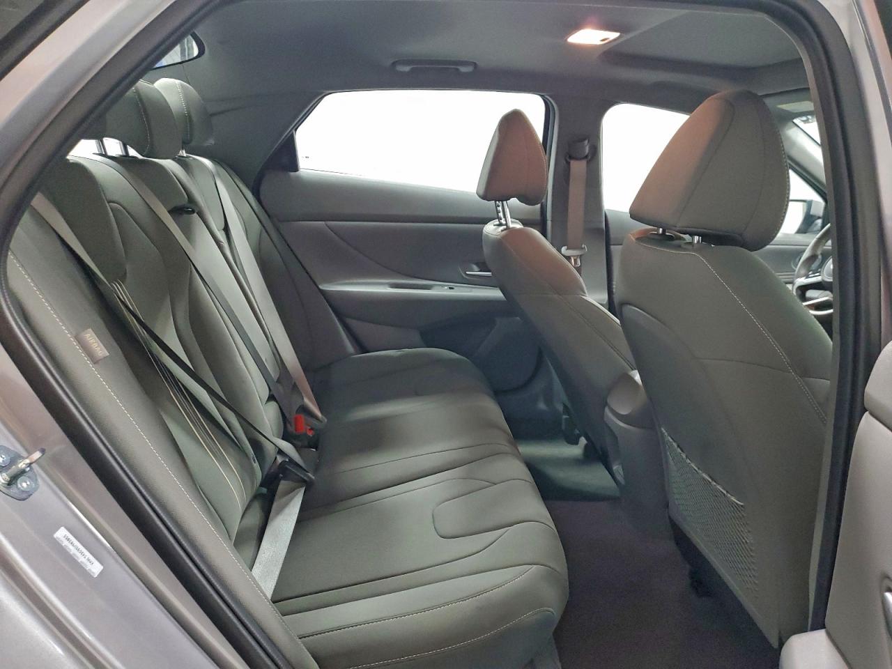 2025 HYUNDAI ELANTRA SEL photo 19