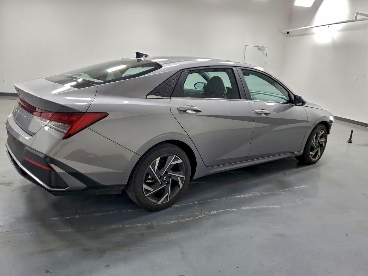 2025 HYUNDAI ELANTRA SEL photo 5