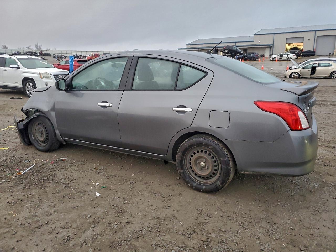 2018 NISSAN VERSA S photo 3