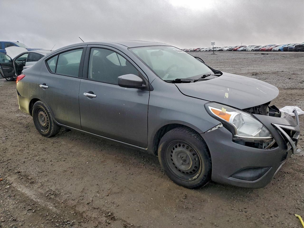 2018 NISSAN VERSA S photo 7