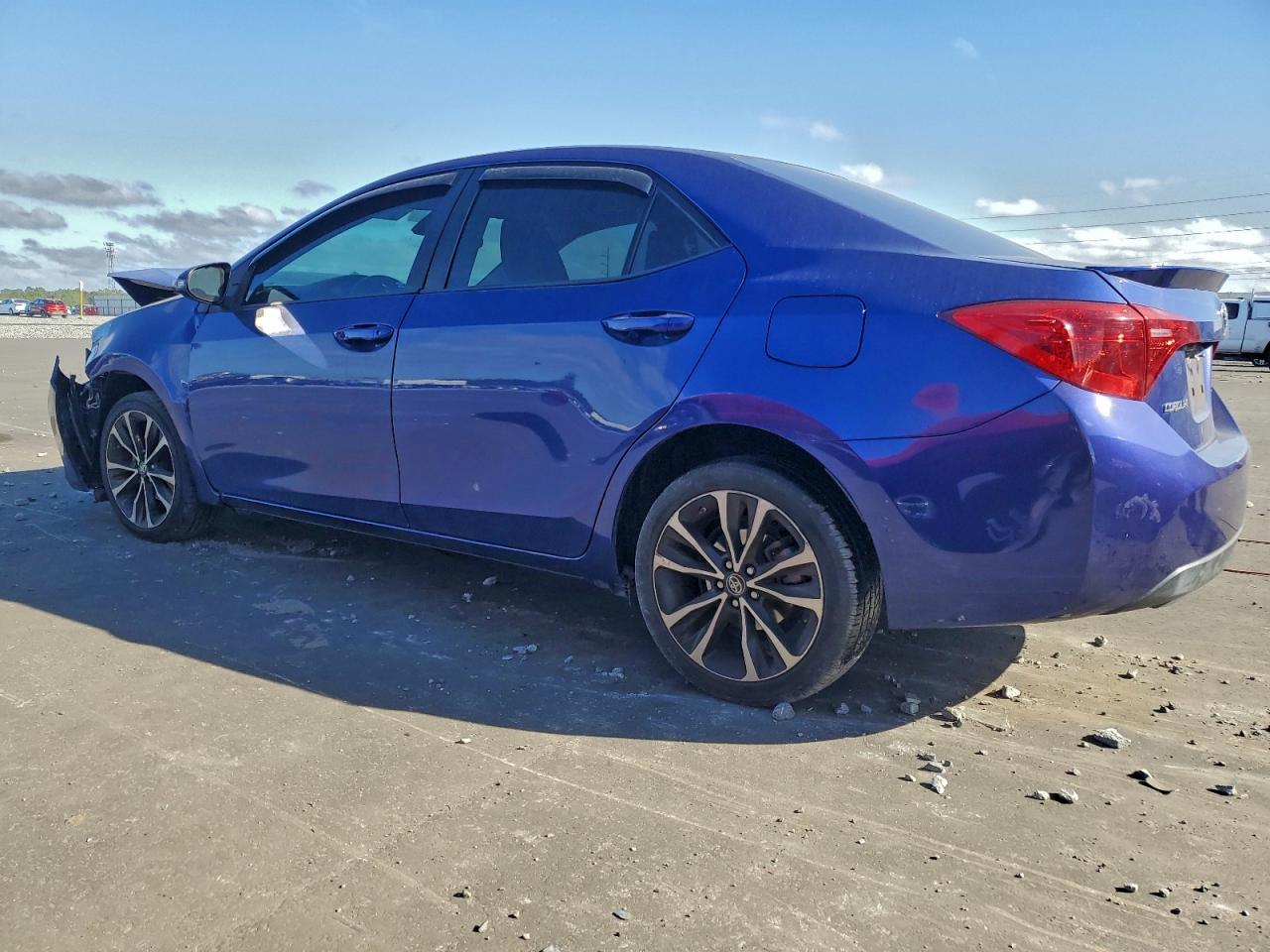 2017 TOYOTA COROLLA L photo 3