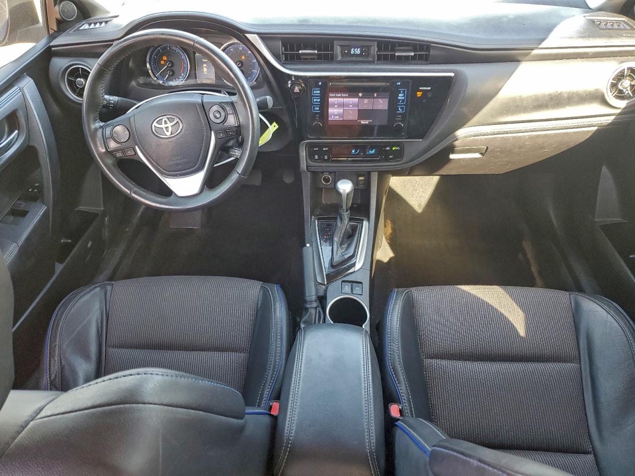 2017 TOYOTA COROLLA L photo 15
