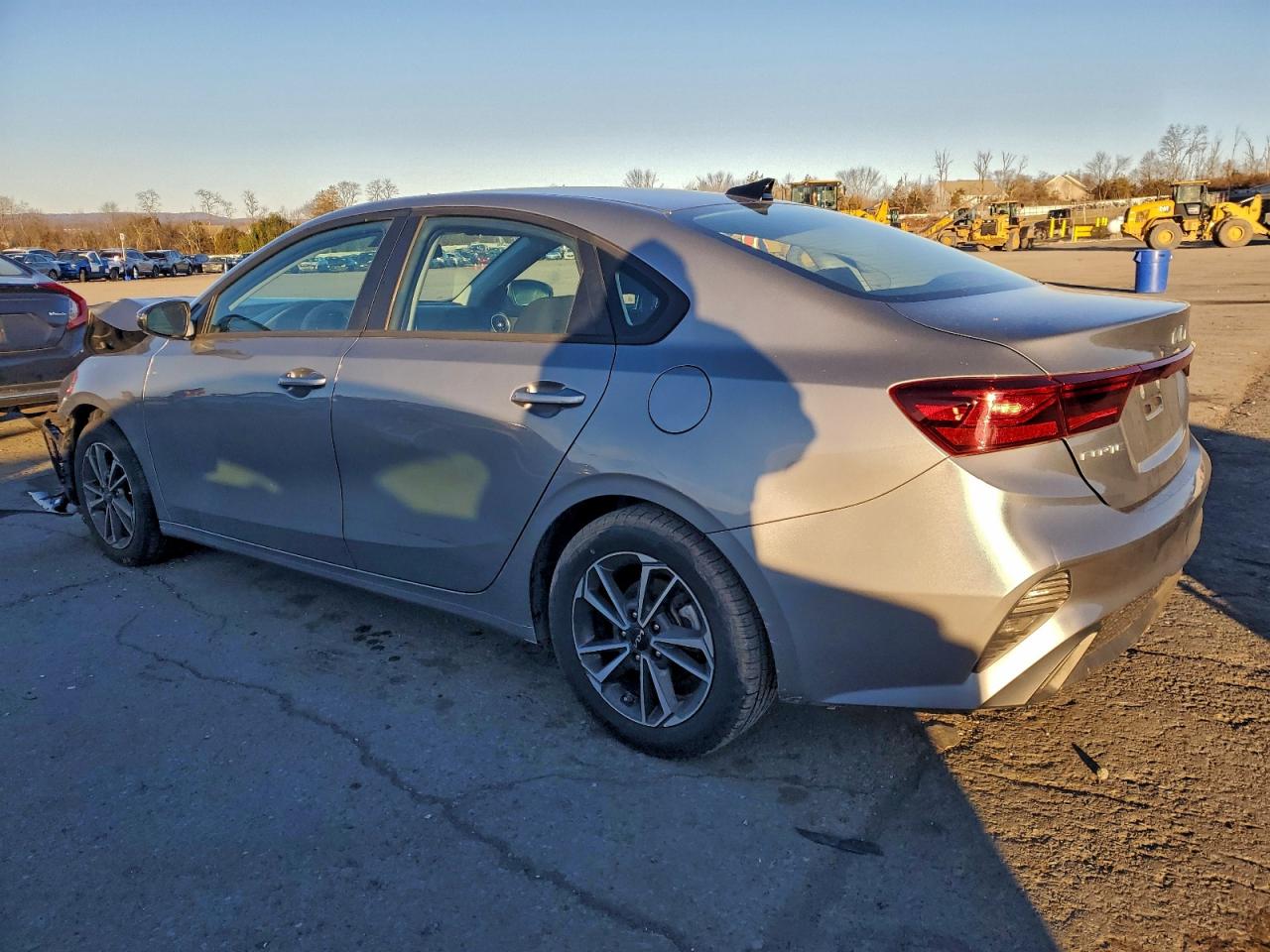 2023 KIA FORTE LXS photo 3