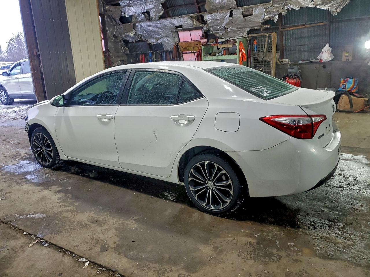 2014 TOYOTA COROLLA L photo 3