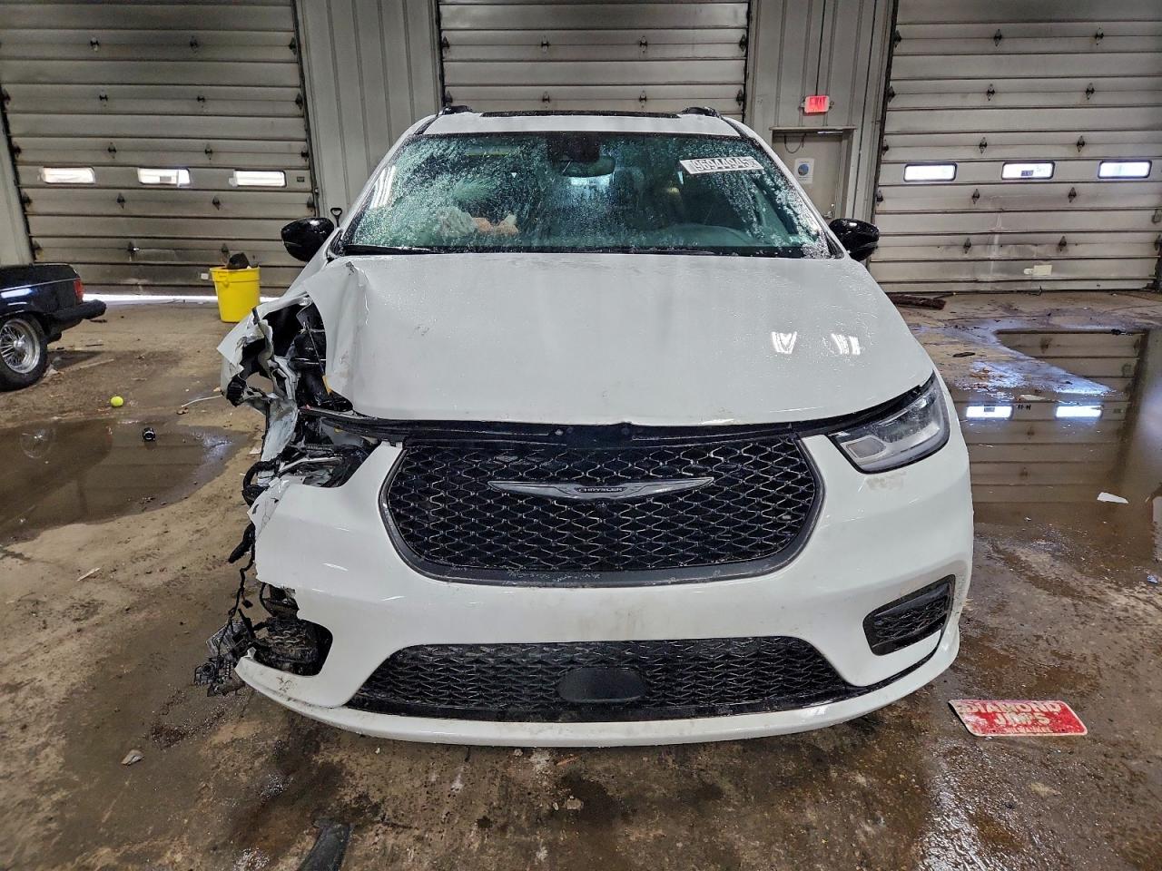 2026 CHRYSLER PACIFICA LIMITED photo 9