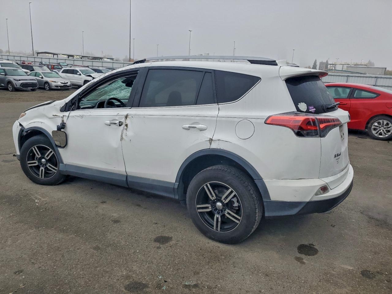 2017 TOYOTA RAV4 LE photo 2