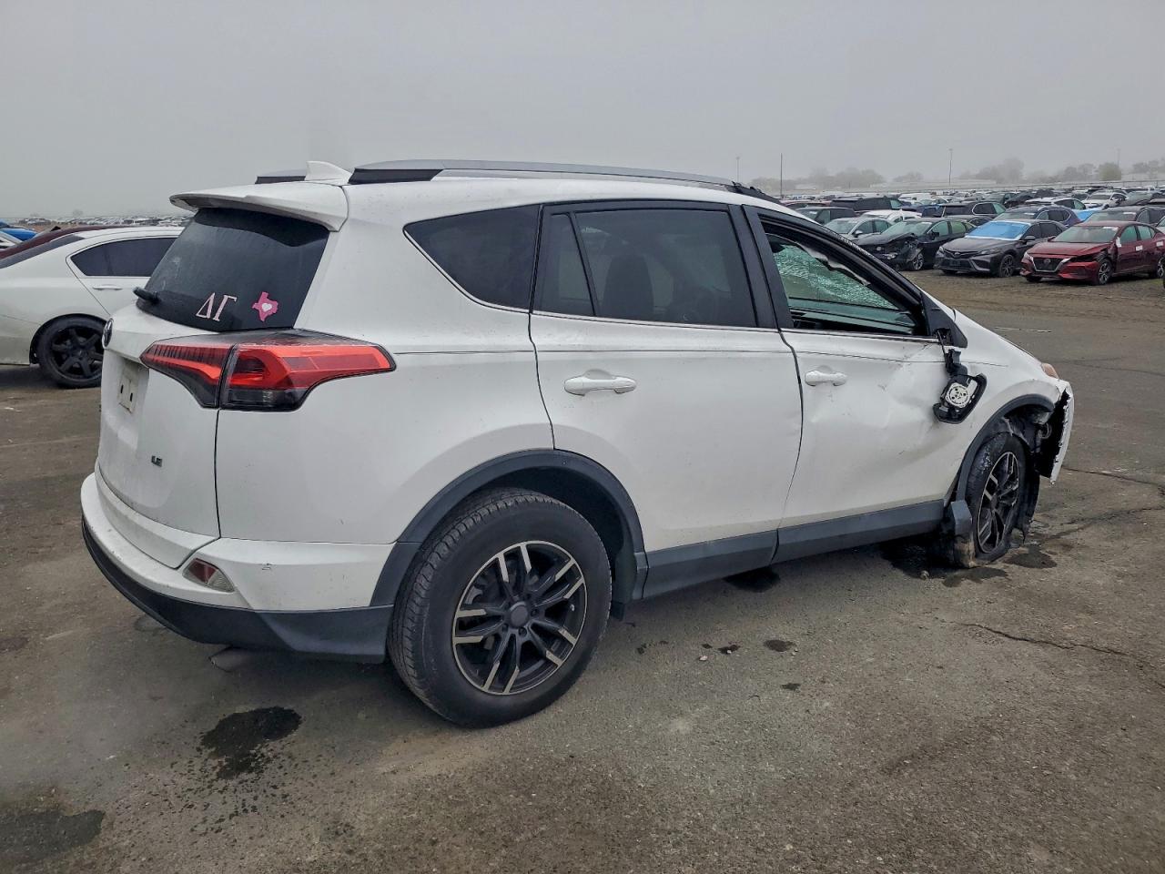 2017 TOYOTA RAV4 LE photo 3