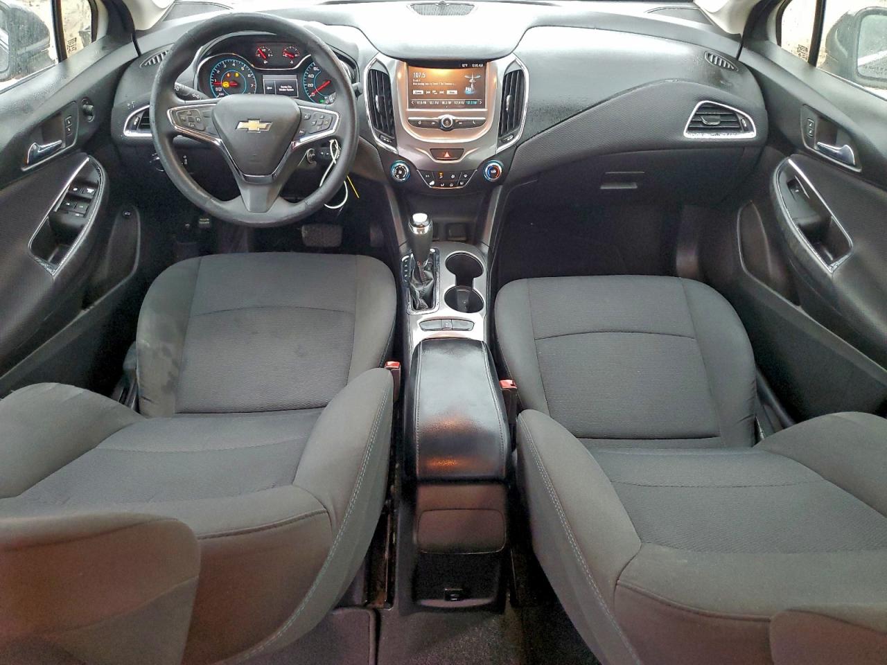 2017 CHEVROLET CRUZE LT photo 8