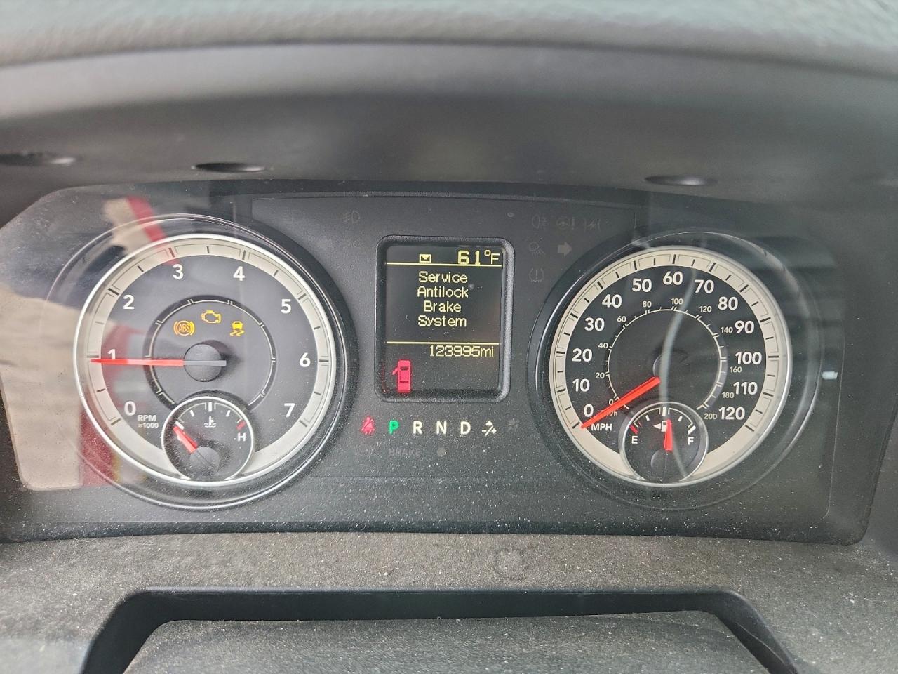 2016 RAM 1500 ST photo 9