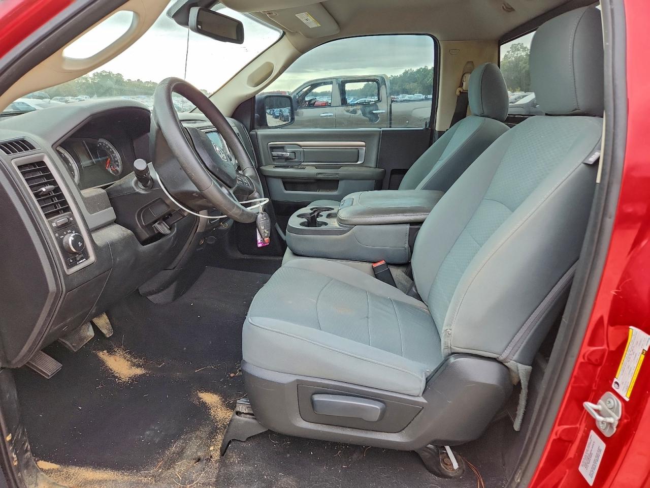 2016 RAM 1500 ST photo 7