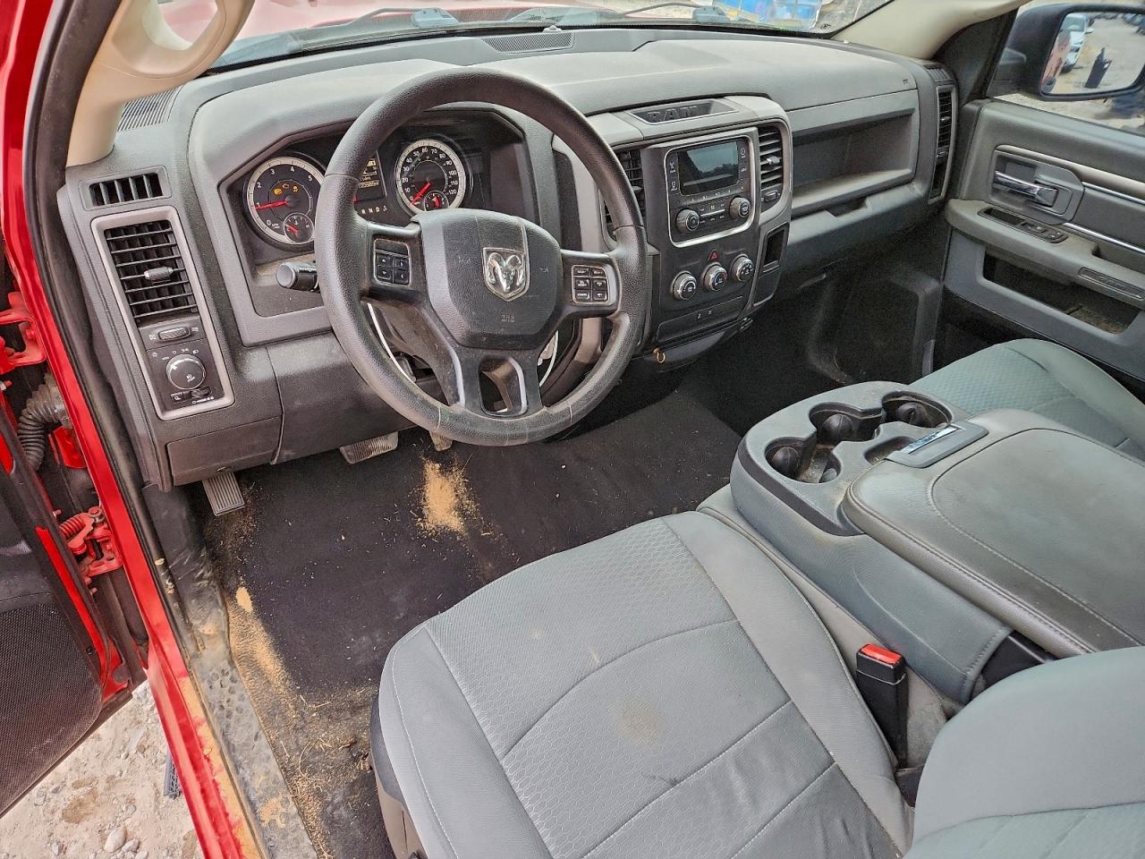 2016 RAM 1500 ST photo 8