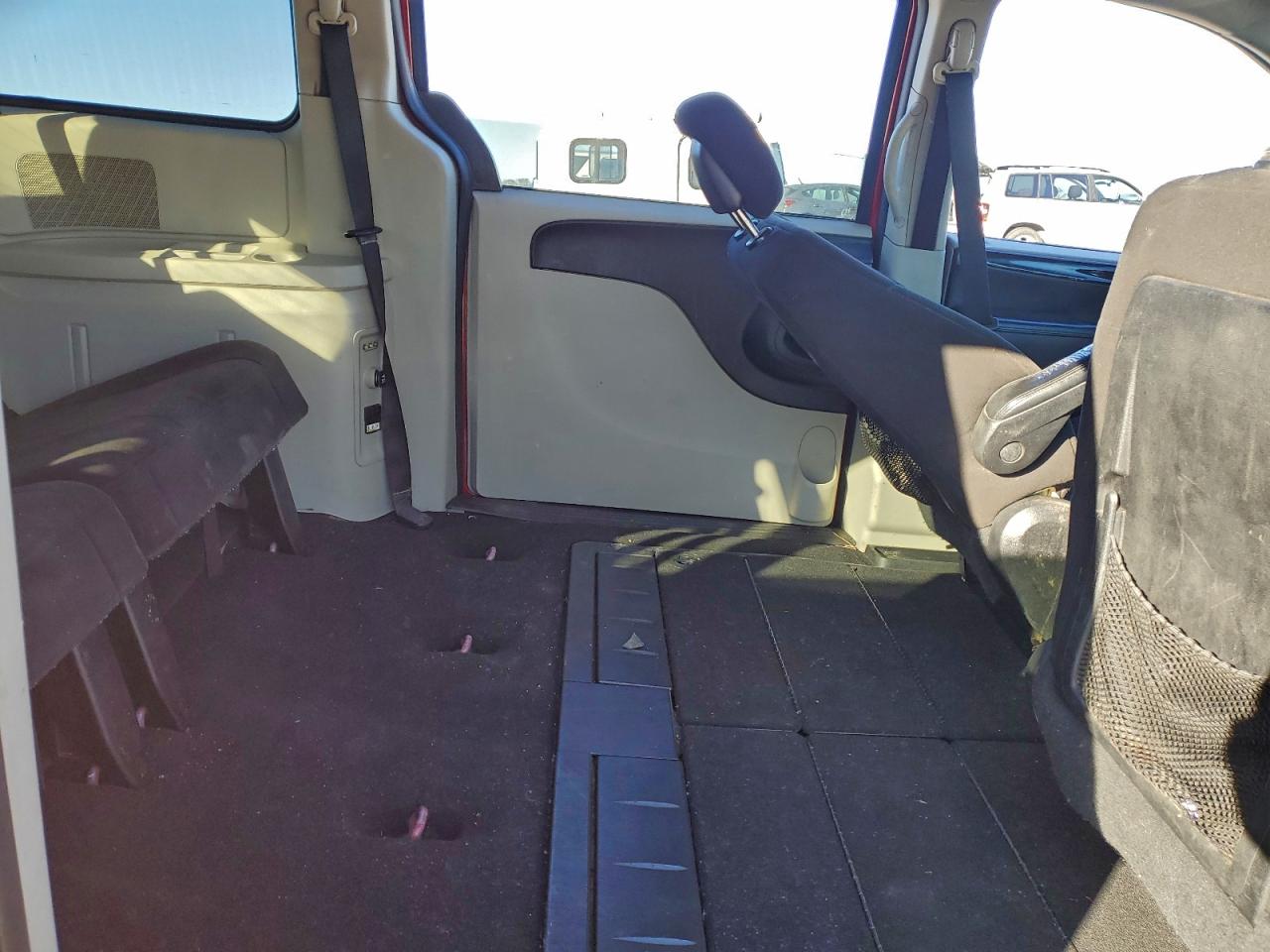 2012 DODGE GRAND CARAVAN SXT photo 11
