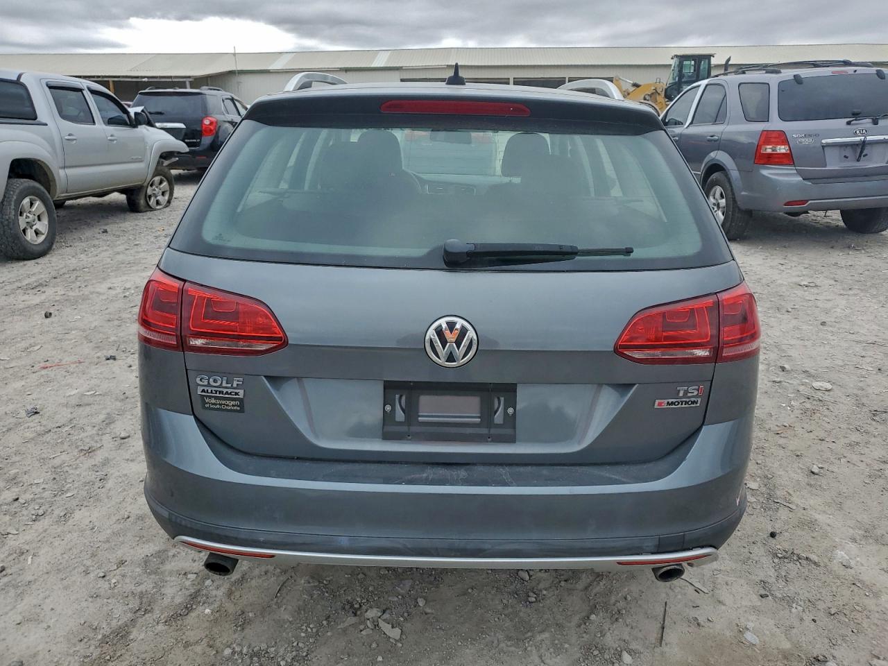 2017 VOLKSWAGEN GOLF ALLTRACK S photo 6