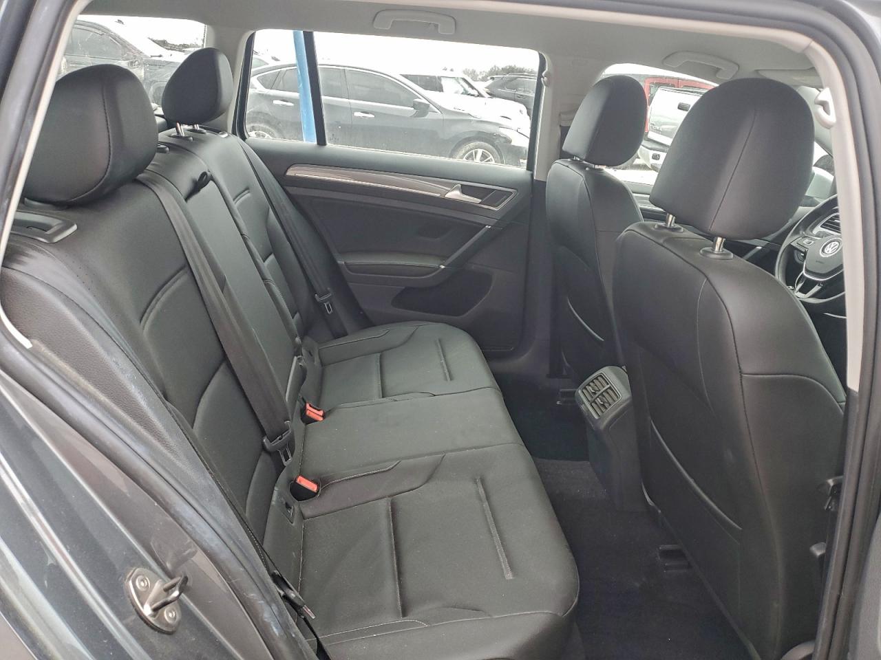2017 VOLKSWAGEN GOLF ALLTRACK S photo 11