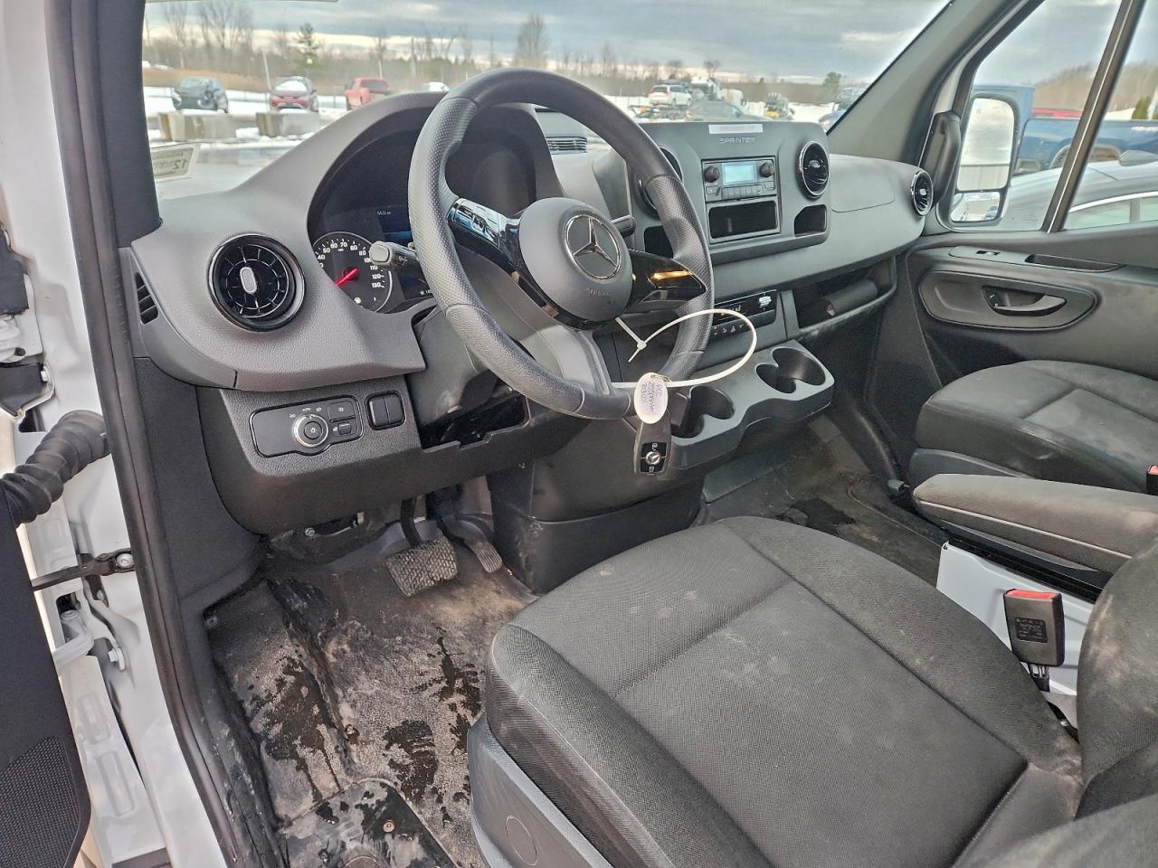 2025 MERCEDES-BENZ SPRINTER 2500 photo 15
