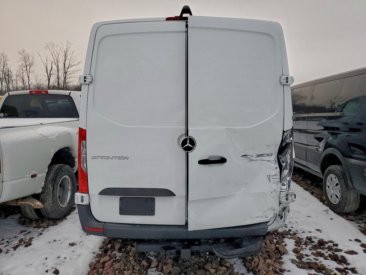 2025 MERCEDES-BENZ SPRINTER 2500 photo 11