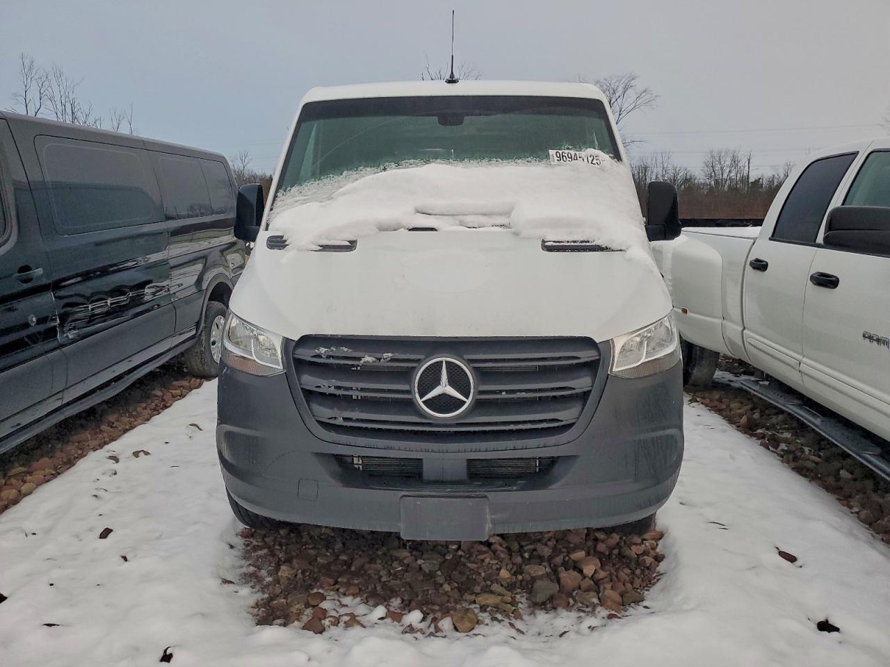 2025 MERCEDES-BENZ SPRINTER 2500 photo 9