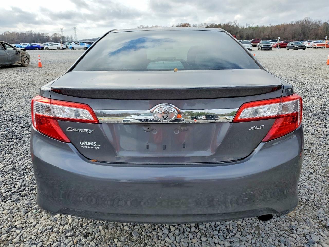 2012 TOYOTA CAMRY photo 11