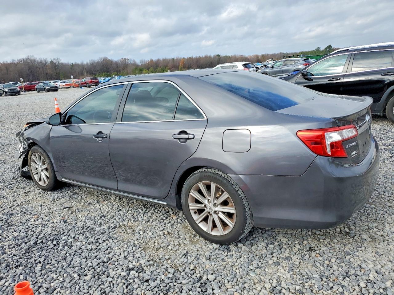 2012 TOYOTA CAMRY photo 3