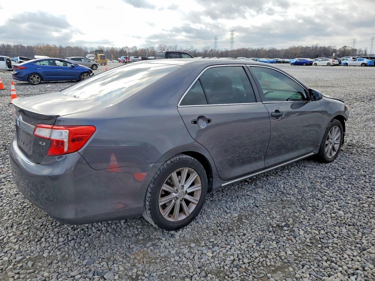 2012 TOYOTA CAMRY photo 5
