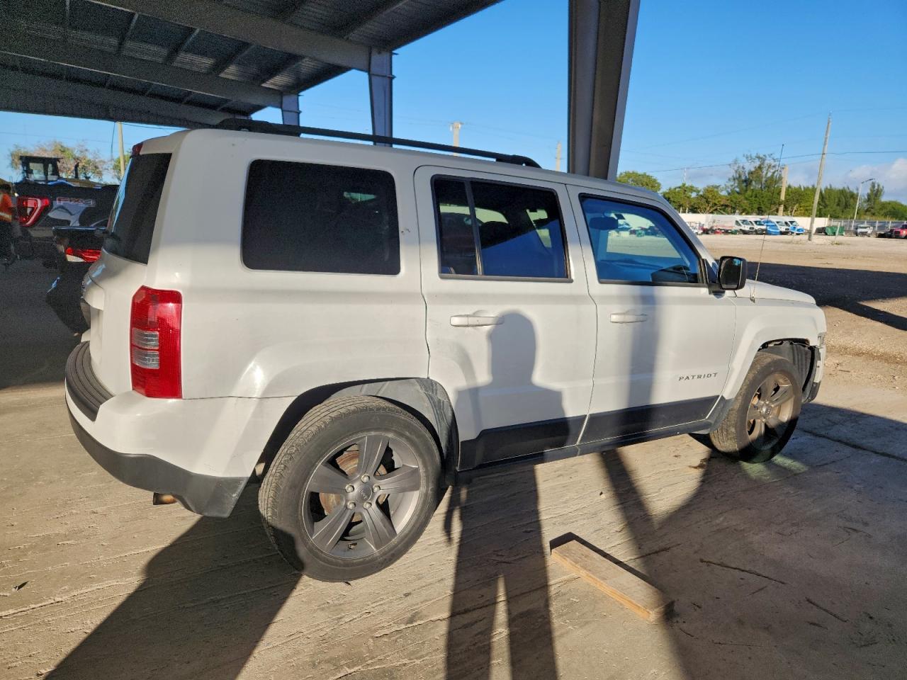 2014 JEEP PATRIOT LATITUDE photo 5