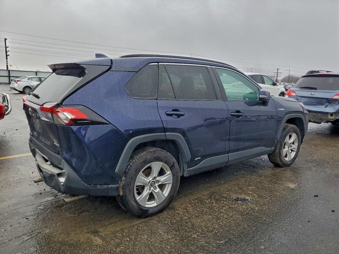 2019 TOYOTA RAV4 XLE photo 5