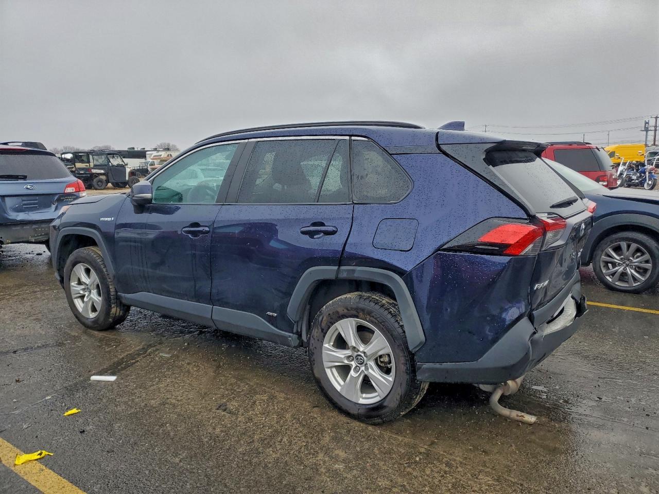2019 TOYOTA RAV4 XLE photo 3