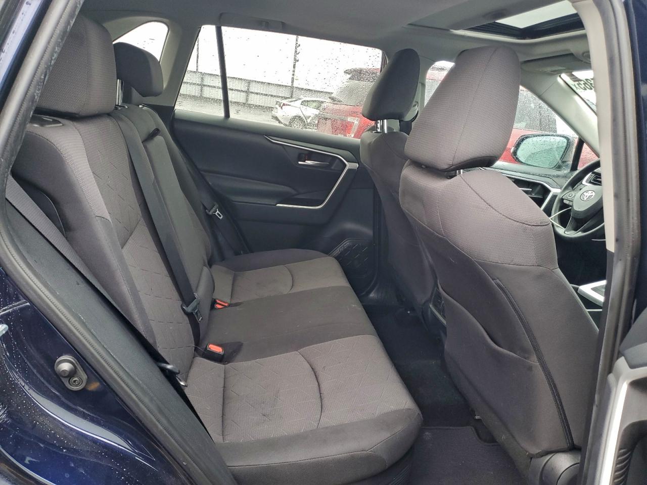 2019 TOYOTA RAV4 XLE photo 21