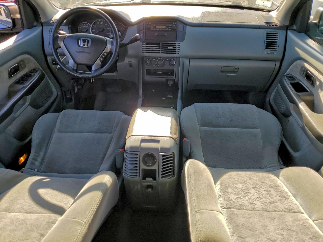 2004 HONDA PILOT LX photo 22