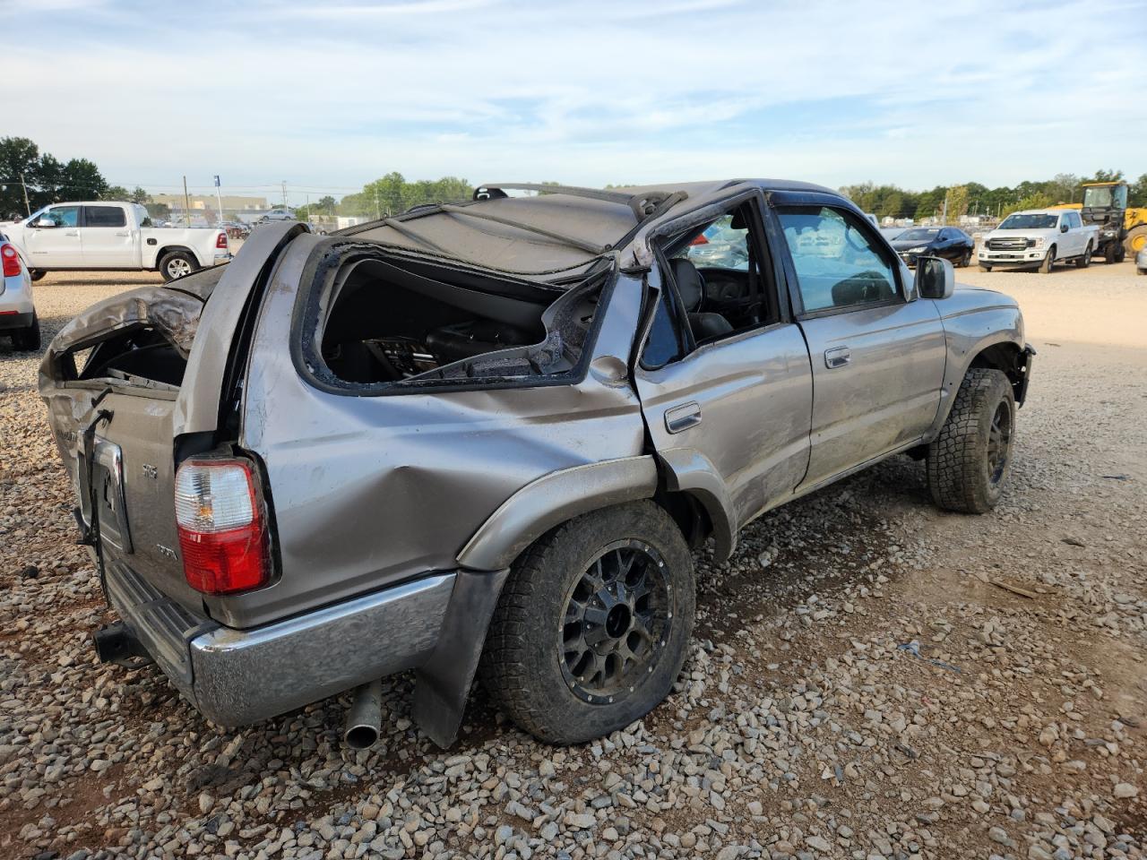2002 TOYOTA 4RUNNER SR5 photo 3