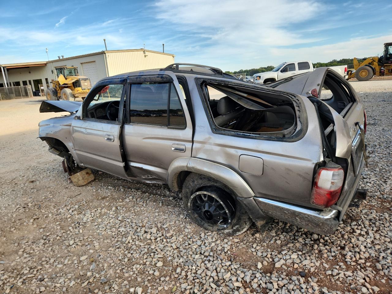 2002 TOYOTA 4RUNNER SR5 photo 2