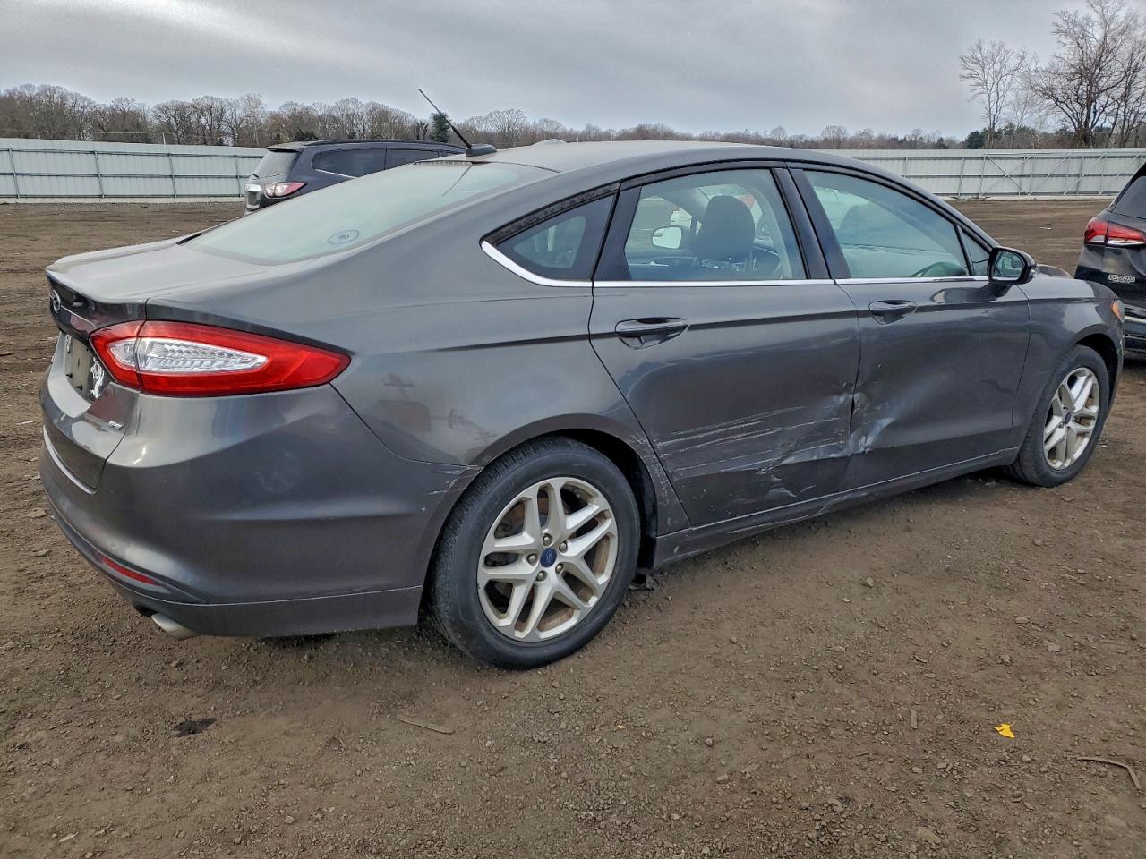 2016 FORD FUSION SE photo 3