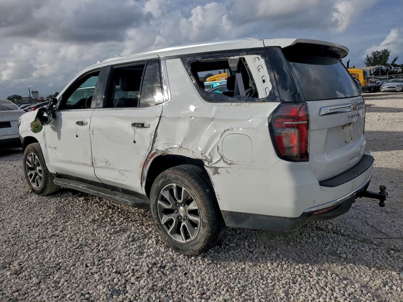 2021 CHEVROLET TAHOE C1500 LT photo 2