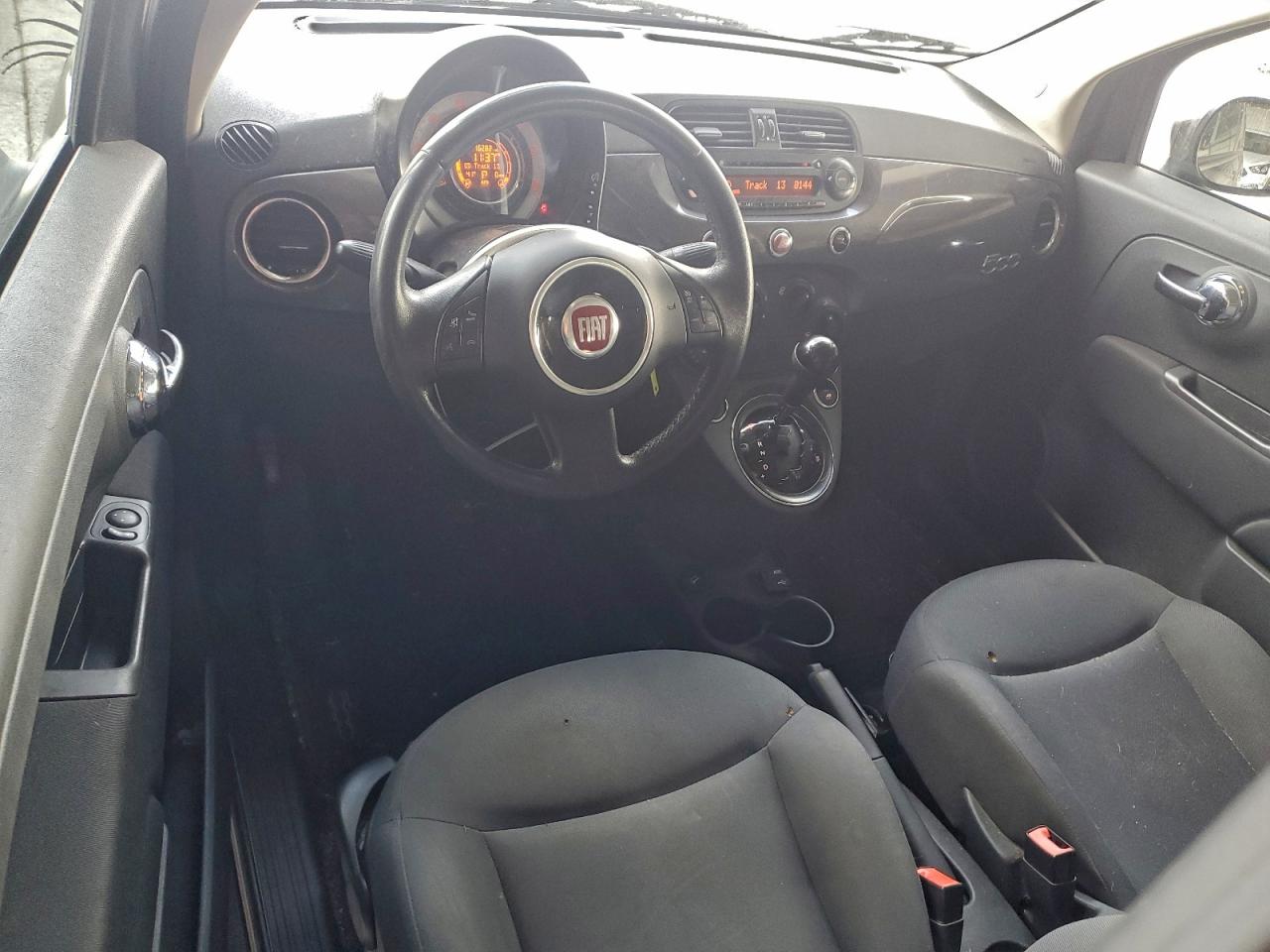 2015 FIAT 500 POP photo 8