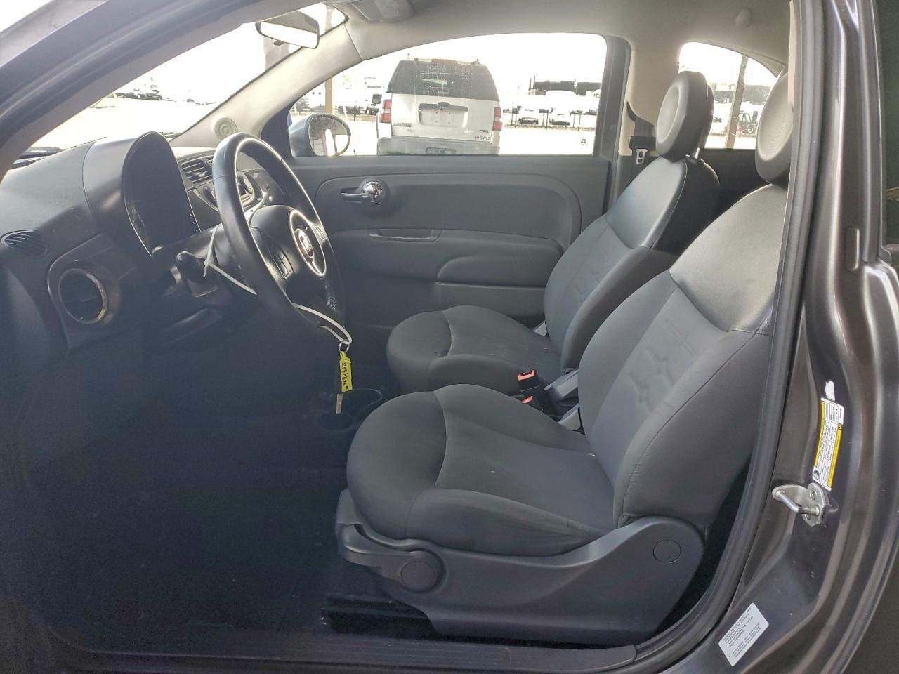 2015 FIAT 500 POP photo 7
