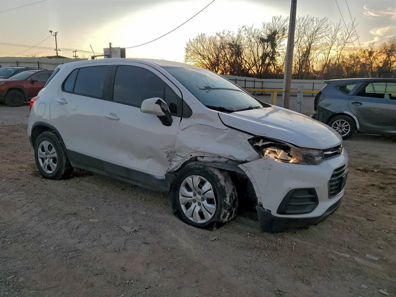 2018 CHEVROLET TRAX LS photo 4