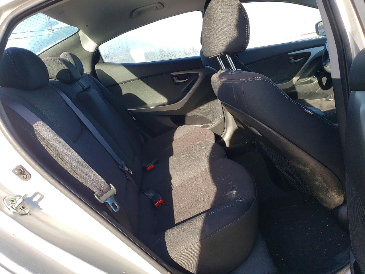 2016 HYUNDAI ELANTRA SE photo 10