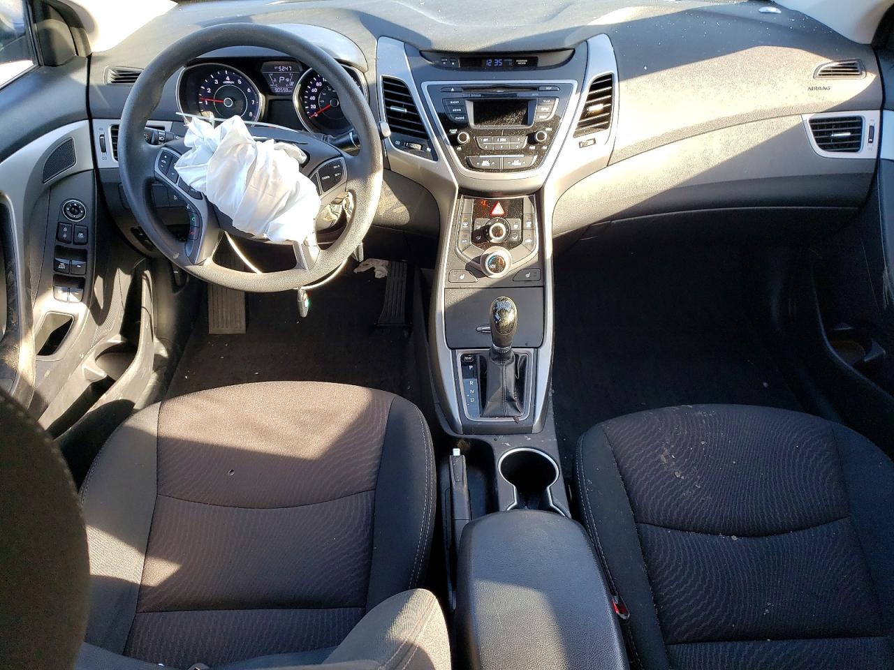 2016 HYUNDAI ELANTRA SE photo 8