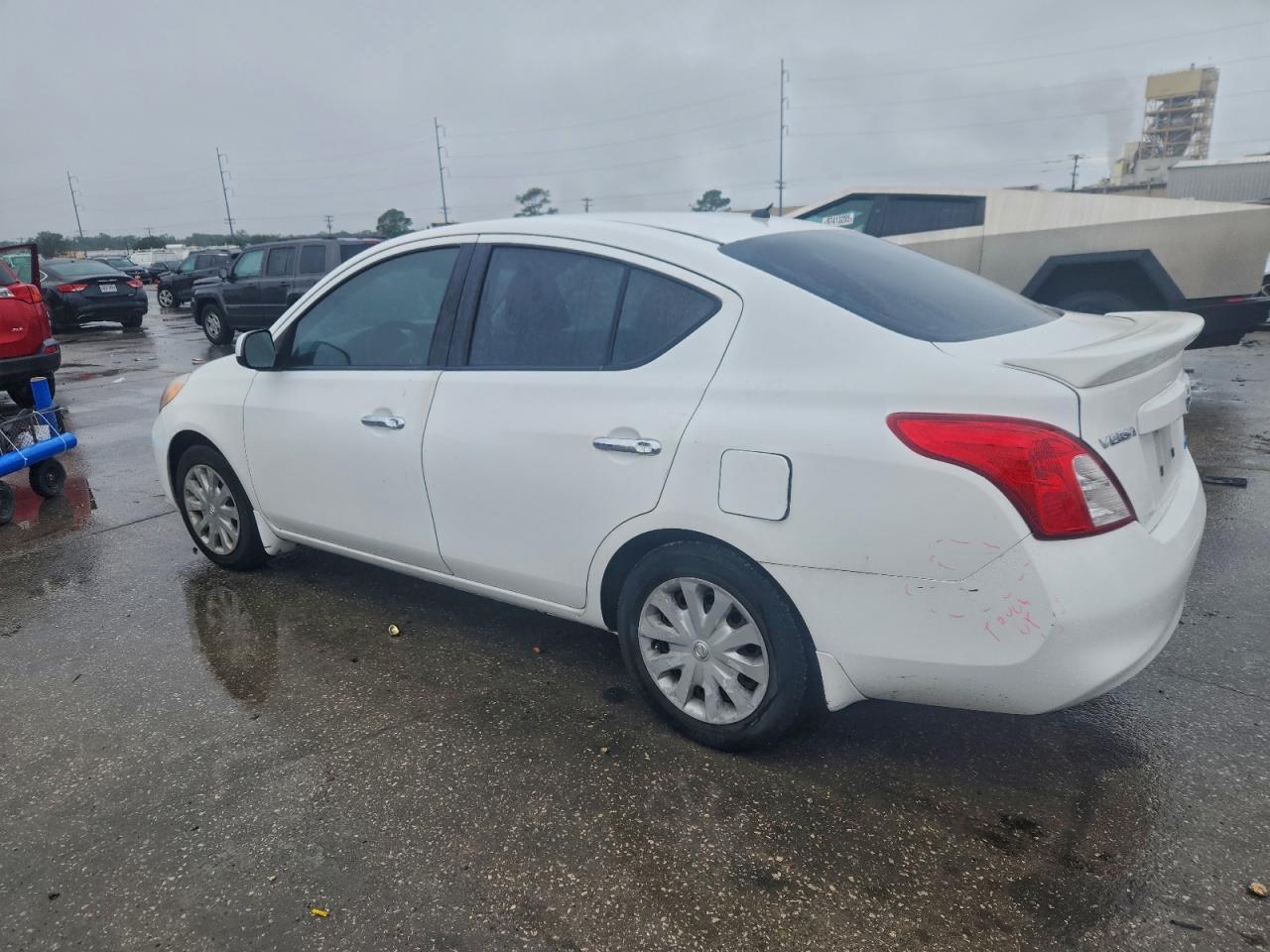 2014 NISSAN VERSA S photo 2