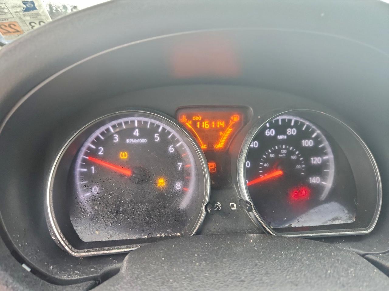 2014 NISSAN VERSA S photo 9